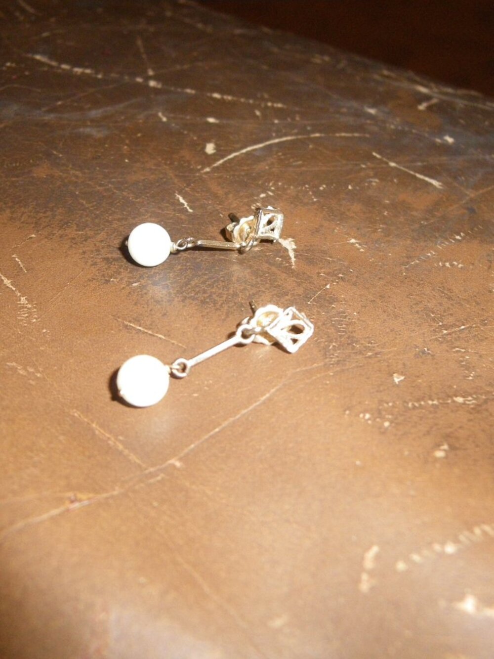 Vintage Women’s 14K Gold Dangling Earrings w/ Pearls - Picture 2 of 2